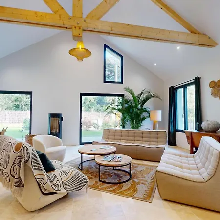 La Cachette Des Vagues *